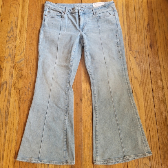American Eagle Super Lowrise Flare Stretch Light Blue Flared Women Jeans Size 14 - Picture 11 of 14